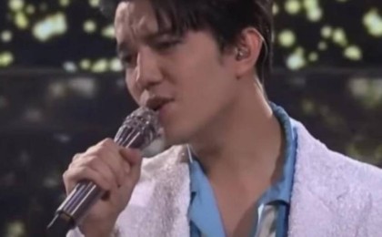 Жаңа жыл қарсаңында. Димаш Құдайберген Қытайдағы басты телеарналарда өнер көрсетті