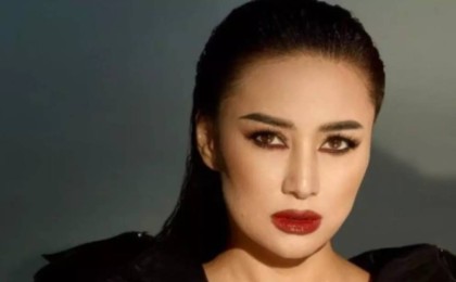 "Қорқынышты": Сәдуақасованың жаңа образы елді шошытты (фото)