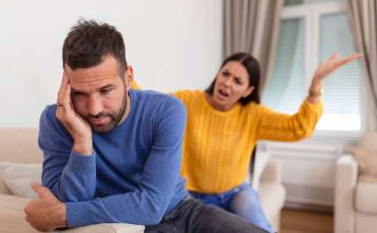 "Көзін көгертіп, аяқ киіммен ұрған": Сұлулық байқауының жеңімпазы 9 жыл бойы күйеуін қорлап келген