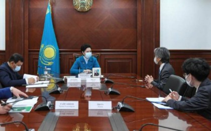 «Ханның қызы» жапон елшісімен неге қатар отырмады? (ВИДЕО)