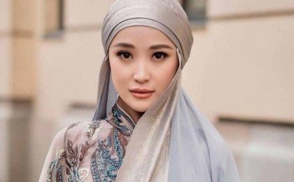 “Төркінім қуып шықты” - Мөлдір Әуелбекова жаңа пәтерге көшкенін айтты