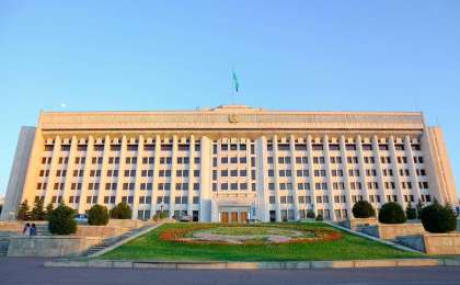 Алматы әкімдігінің жүргізушілері жол ережесін пысқырмайды (Видео)