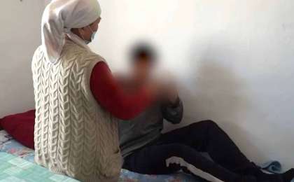 Айыпталушылардың ішінде балалар да бар: Түркістан облысында мүгедектігі бар жігітті бірнеше жыл зорлаған күдіктілер бостандықта жүр