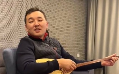 "Шықса екен қорамызға кіріп кеткен бөтен қой": Жандарбек Бұлғақовтың ресейлік орыстарға арнаған әні тарады