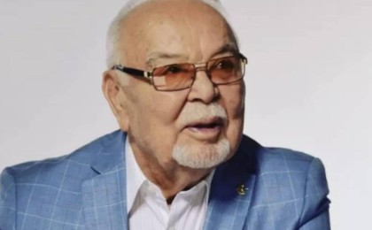 Асанәлі Әшімов жеке заттарын мұрағатқа тапсырды