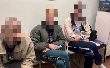 Орал қаласында төбелескен ресейліктер сот шешімімен Қазақстаннан шығарылды