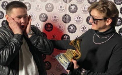 Иманбек көптен күткен Grammy мүсінін қолына алды (ВИДЕО)
