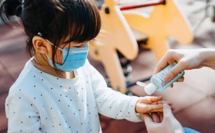 Екі аптадан кейін байқалады: COVID-19 балалар үшін несімен қауіпті