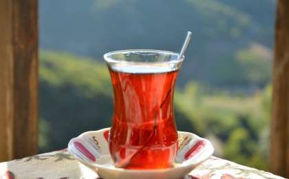 Коронавирус жұқтырған науқастан түкірігін сатып алып, бастығының шайына қосып берген