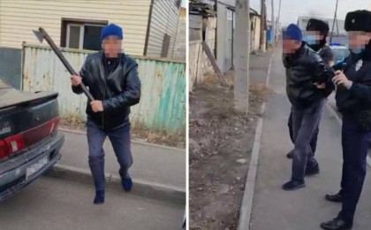 Жеке сот орындаушысына балтамен шабуыл жасады (видео)