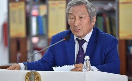 Құлбек Ергөбек: "Мемлекеттік рәміздер үшін кез келген саяси қадамдарды жасаудан тартынбау керек"