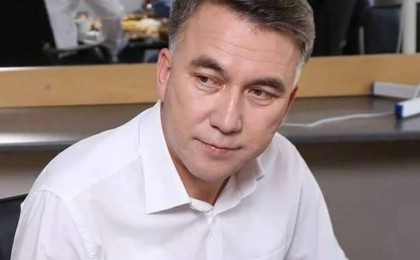 Ешкімге қажеті жоқ рубльге көміліп отырысымыз мынау - Есен Елеукен