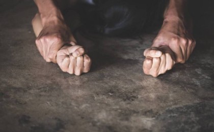 "Мені полицей зорлап, заңсыз түсік жасатты. Бірақ түрмеде жазықсыз адам отыр". Ақтөбе облысында қыз бала Тоқаевтан көмек сұрады