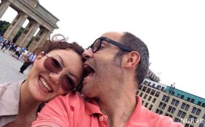 Қазақ қорлаған қызды шетелдік төбесіне көтеруде