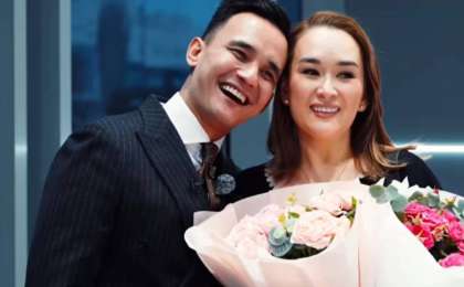 "Гонорарымды төледі": Әли Оқапов жұбайы Ақерке Бүркітбайға тосынсый жасады