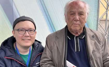 «Апамыздың ренжитіндей жөні бар ма екен»: танымал баспагер Дулат Исабековтің асынан ұялып қайтқанын айтты