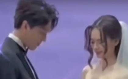 «Үйленіп жатыр ма?»: Димаш Құдайбергеннің ақ көйлек киген аруға сақина таққан видеосы тарады