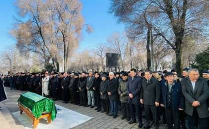 Алматыда жазушы Дулат Исабековті ақтық сапарға шығарып салу рәсімі өтті