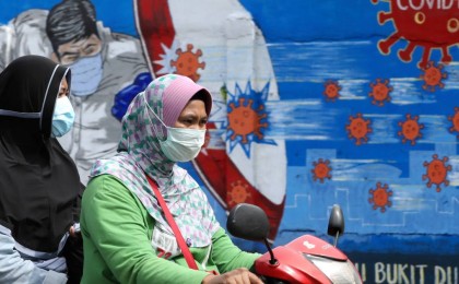 Танымал имам вакцинаның халал немесе харам екеніне қатысты сұраққа жауап берді