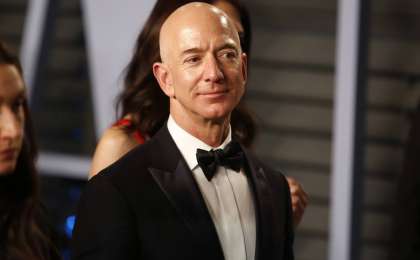 Кіріс алғаш рет 100 млрд доллардан асты. Джефф Безос Amazon басшылығынан кетеді