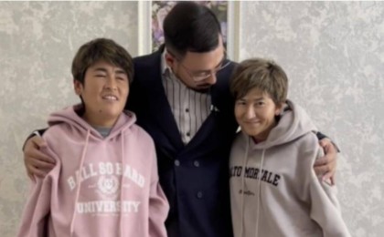 "Өңі кіріп, толықсыпты": 17 жыл құлдықта болған қыздардың жаңа образы көпті тәнті етті