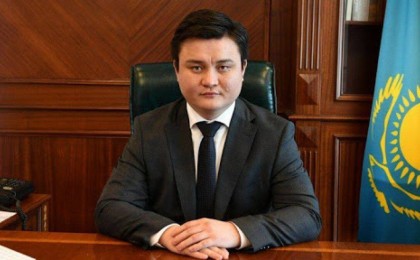 Мәжіліс депутаты ең жас министрге: Сұрақтарға ана тіліңізде жауап бере алмағаныңыз ұят