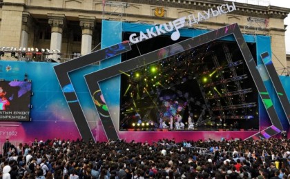 200 мың көрермен жинаған "Gakku Дауысы" концертінен кейін төбелес орын алды