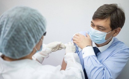 Вице-министр: Карантинсіз өмірге оралу үшін халықтың 50% вакцина алуы керек