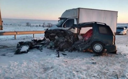 Ақтөбе облысында төрт көлік апатқа ұшырап, салдарынан бір отбасы қаза тапты (фото, видео)