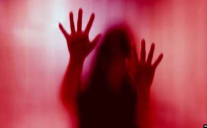 Үш жыл бойы "тиісіп" келген. Өгей қызын зорлаған ер адам 20 жылға сотталды