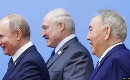 Диктаторлардың өлімінен кейін демократия орнай ма?