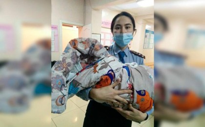 Жүкті әйелді босандыруға көмектескен полицей марапатталды