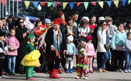 Алматыда көп балалы аналарға автобуспен тегін жүруге рұқсат берілді