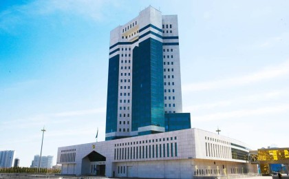 "Үкімет Ресейден қоқып, латын әліпбиінің дұрыс нұсқасын ұсына алмай отыр"