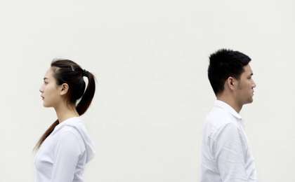 Құдды сериалдағыдай болды. Ақтауда ерлі-зайыптының көшедегі әрекеті жұртты шошытты (видео)