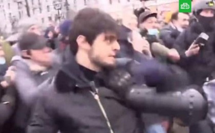 Мәскеуде полицеймен төбелескен жігітті Қадыровтың адамдары іздеп жатыр