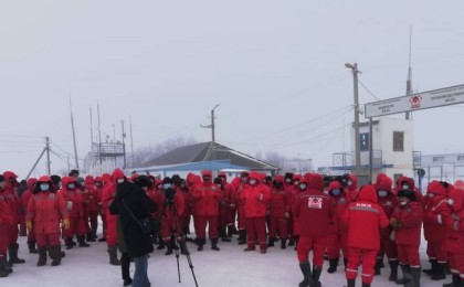 Ақтөбе облысында мұнайшылар ереуілі жалғасып жатыр. Тараптар келісімге келе алмады (видео)