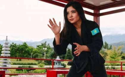 哈萨克斯坦女子柔术运动员在世界柔术锦标赛荣获金牌