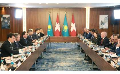 哈萨克斯坦政府总理会见瑞士联邦主席