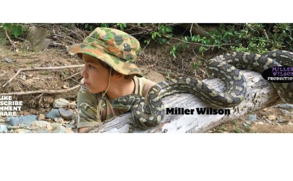 Алып жыланмен өзенде жүзген жасөспірім өліп қала жаздады (видео)