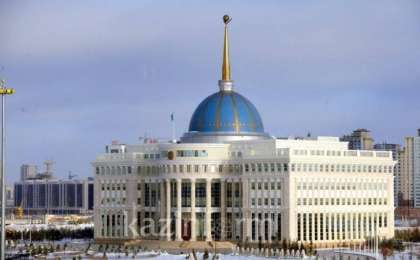 托卡耶夫总统向阿联酋总统致慰问电