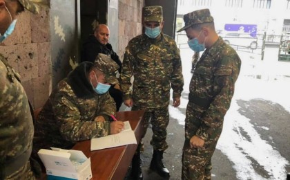 Пашинян бүкіл армиянды қолына қару алуға шақырды