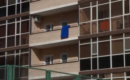 Шымкентте 20 жастағы қызды жалдамалы пәтерде тұншықтырып өлтірген (видео)