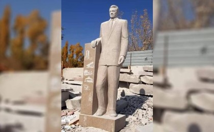 Жұрттың күлкісімен қатар ашуын туғызған Қонаевтың ескерткішіне 12 млн теңге жұмсалған