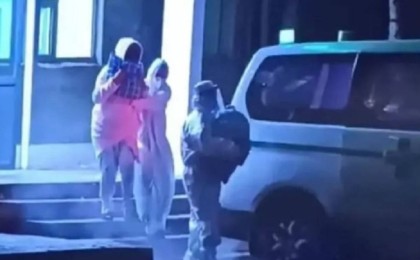 Моңғолияда жас босанған әйелді сәбиімен далаға шығарған: Ел үкіметі отставкаға кетті 