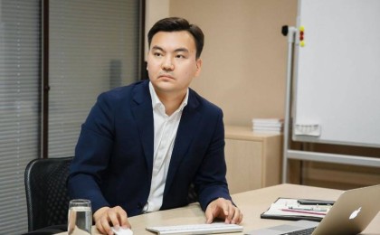 Білім туралы заңға қашықтан оқыту жүйесін енгізу қажет - Рауан Кенжеханұлы