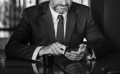 "Өзін әкімнің орынбасарымын деп таныстырған": Өскеменде ер адам кәсіпкерлерге хабарласып, су тасқынының салдарын жою үшін ақша сұраған