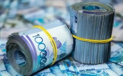 «Аз пайызбен несие алып беремін»: 15 адамды алдаған күдіктінің үстінен іс қозғалды