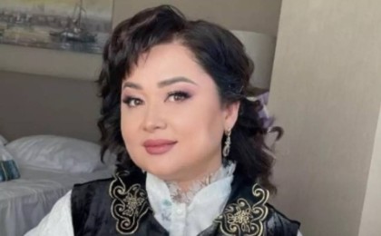 Әнші Роза Әлқожа қызына су жаңа көлік сыйлады (видео)