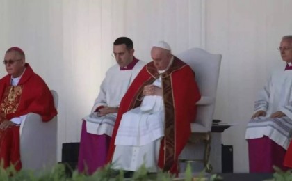 Мыңдаған ұлт өкілдері: Нұр-Сұлтанда Рим Папасының қатысуымен болған қасиетті месса қалай өтті (фото)